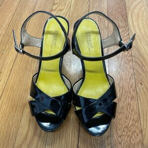 Genuine leather high heel sandal
Brand: St&Sat
Size US women 4-4.5, EU 35